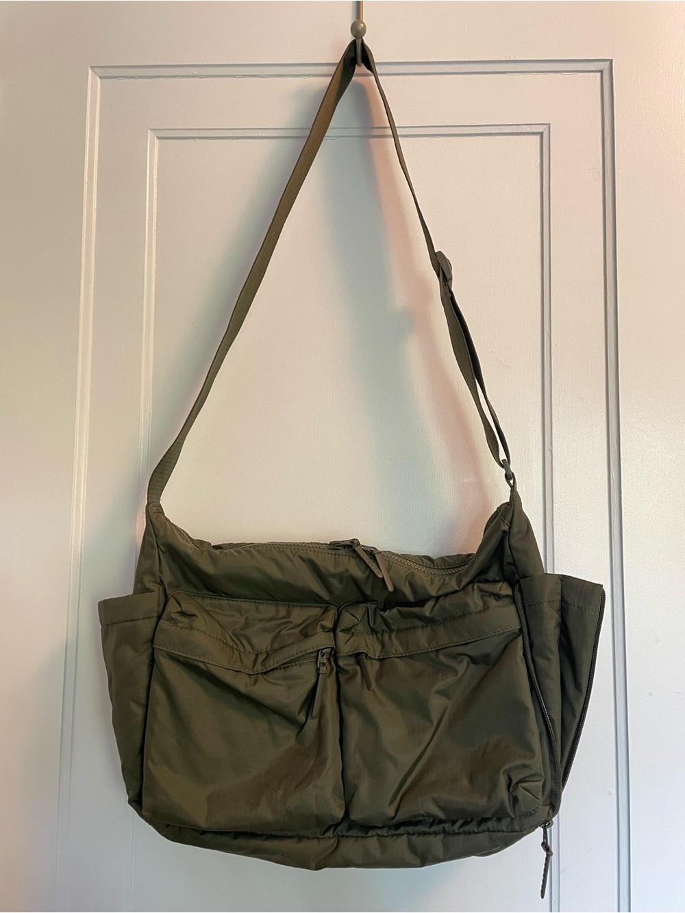 Uniqlo Olive Green Men's Messenger Bag